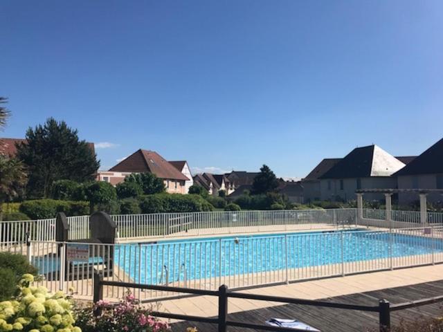 La Dunette Port Guillaume - Cabourg -piscine et mer à pied Dives-sur-Mer Extérieur photo